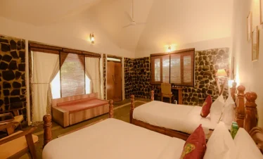 Singh Estate, Zari familyrooms21